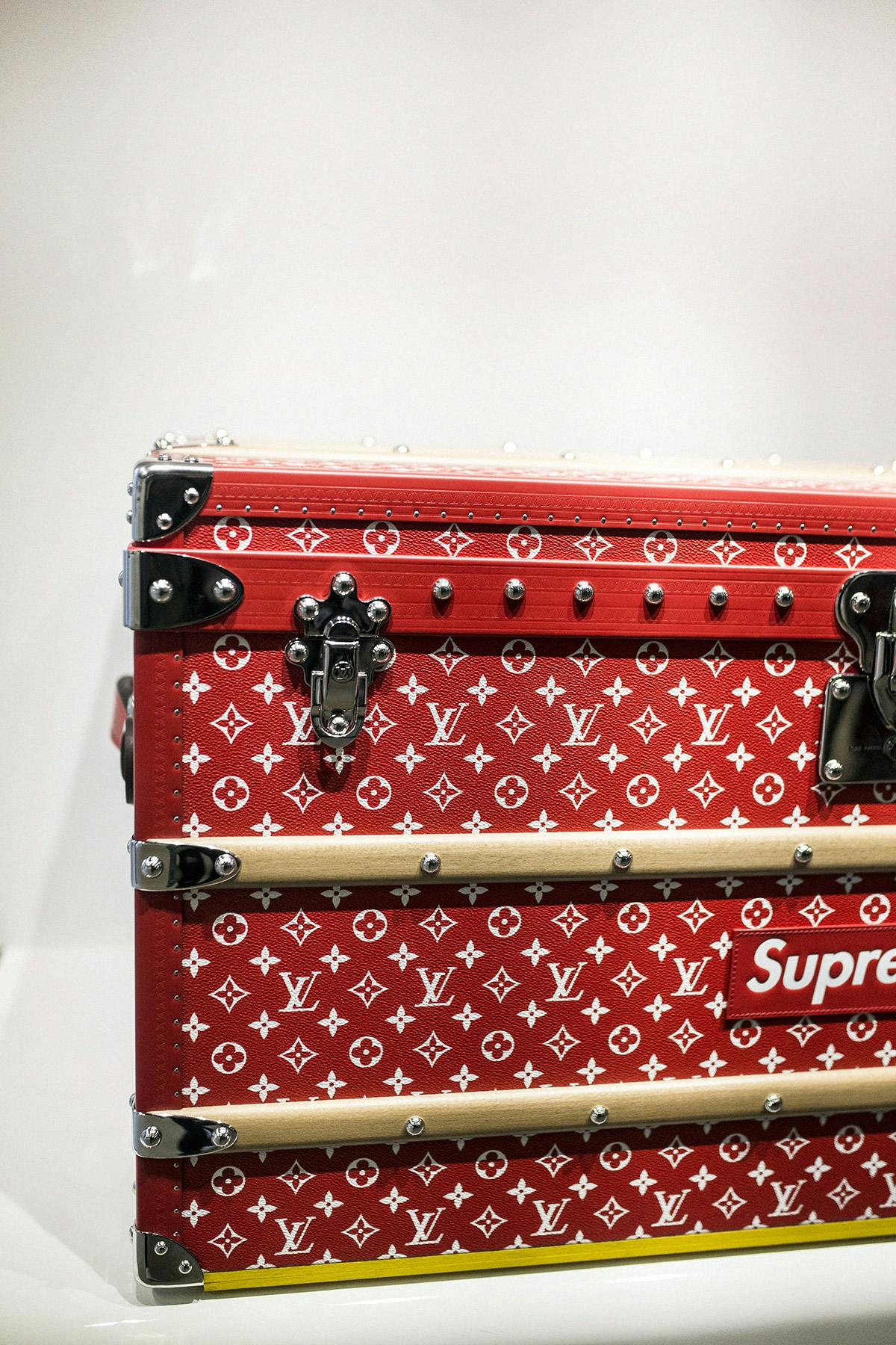 supreme louis vuitton luggage